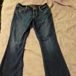 Boot cut short jeans